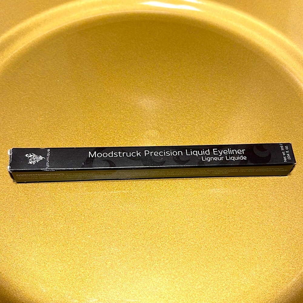 Younique Moonstruck, precision liquid eyeliner
